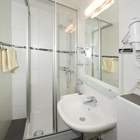 Riedlsperger 住宿加早餐酒店 萨尔巴赫
